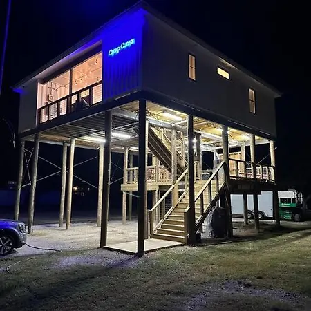 Camp Conex Hopedale, La Vila